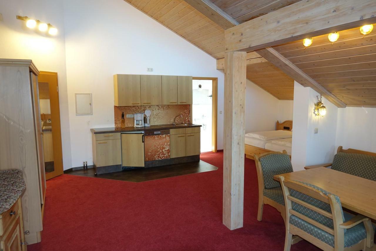 Gaestehaus Guggomos "Hopfen Am See" Füssen Exteriör bild