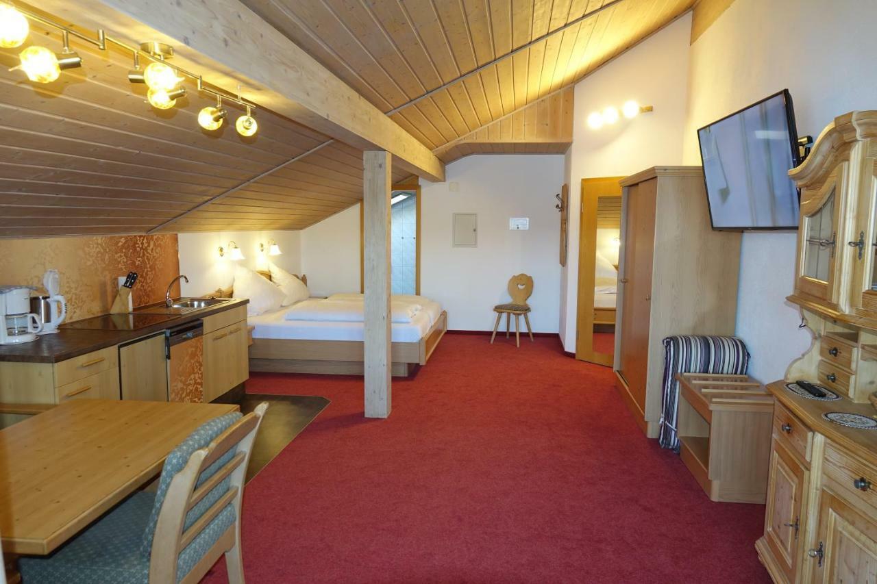 Gaestehaus Guggomos "Hopfen Am See" Füssen Exteriör bild